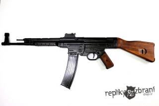 Fusil StG 44 (Sturmgewehr 44) 1943 ( bez pásku )